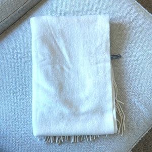 Ann Taylor 18 x 80 100% cashmere wrap in cream